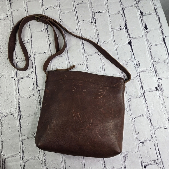 Duluth Trading lifetime leather brown leather crossbody field bag - Picture 11 of 11